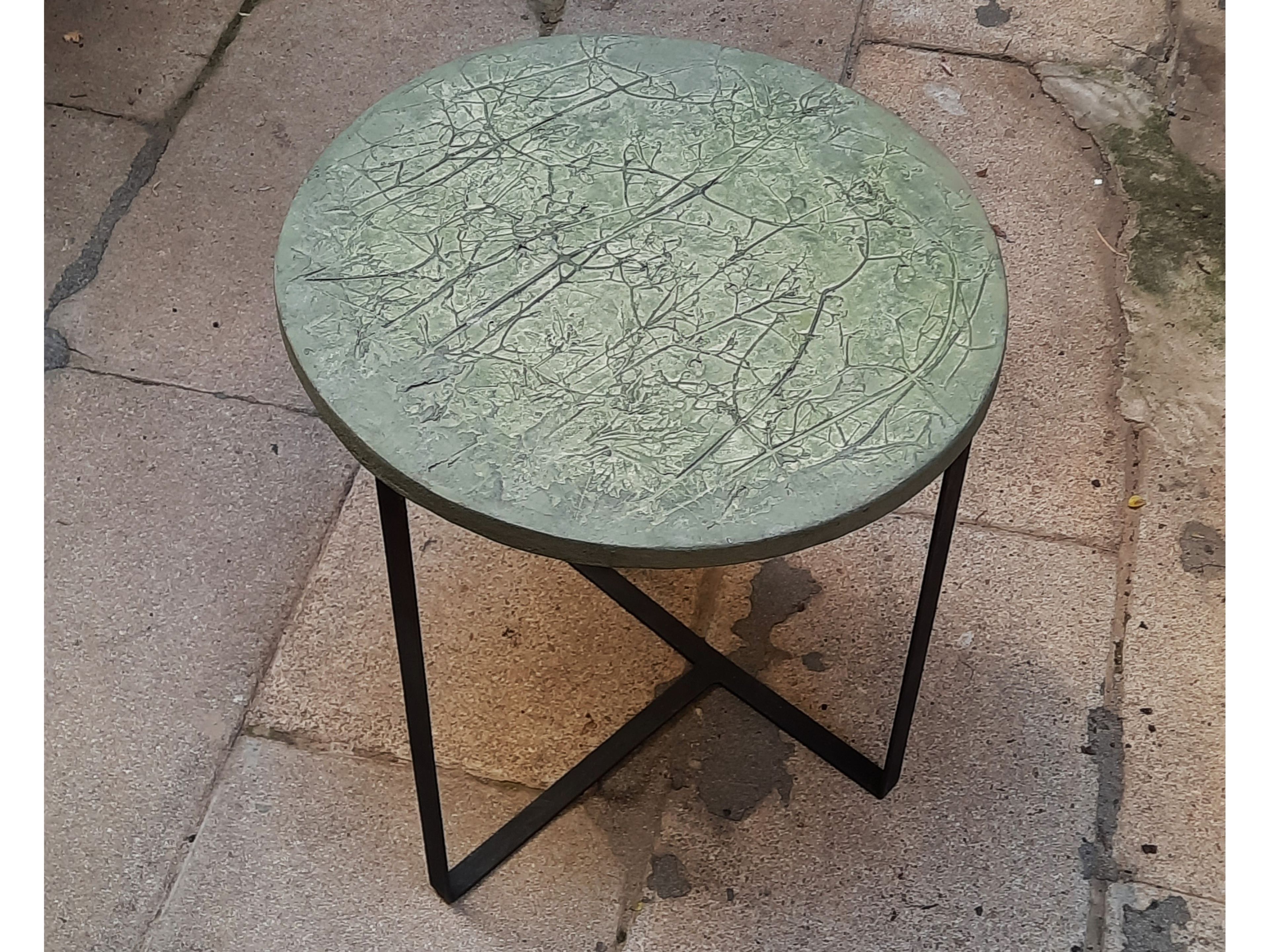 Круглый стальной журнальный столик для гостиной ICI ET LÀ Бетон ARCH-00001598