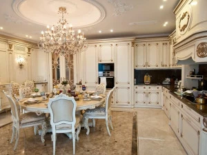 Martini Interiors Лакированная кухня на заказ с ручками Sogno