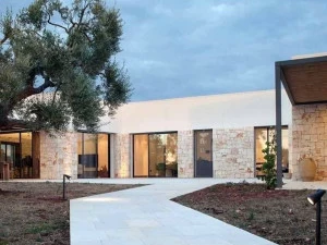 CARMINATI SERRAMENTI Подъемно-раздвижная французская дверь из алюминия и дерева с двойным остеклением Skyline system