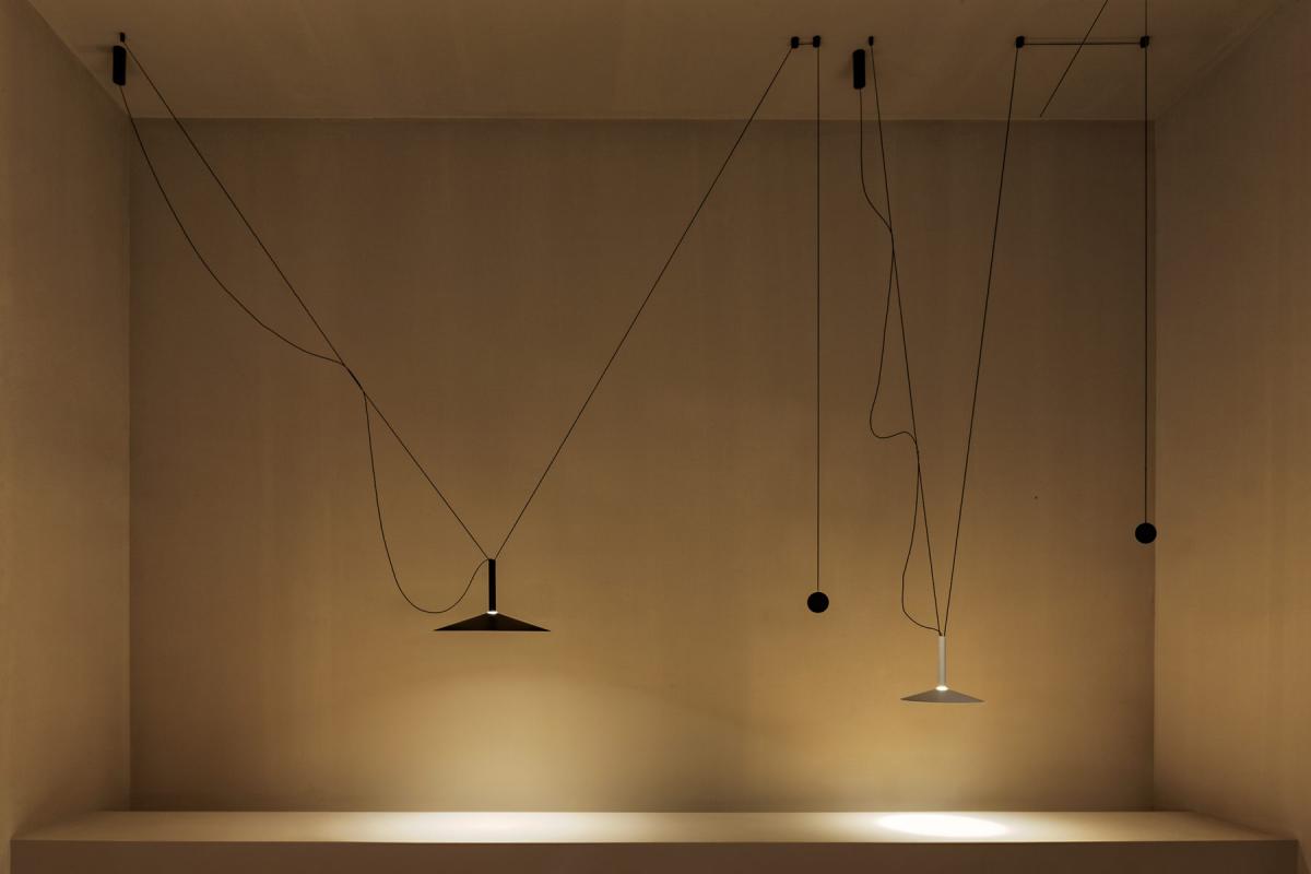 094936 Люстра Contrapeso 47 с противовесом бежевая Marset Milana  - Вид №1