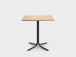 Квадратный стол