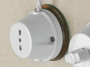 Aldo Bernardi Одиночная керамическая электрическая розетка Polluce