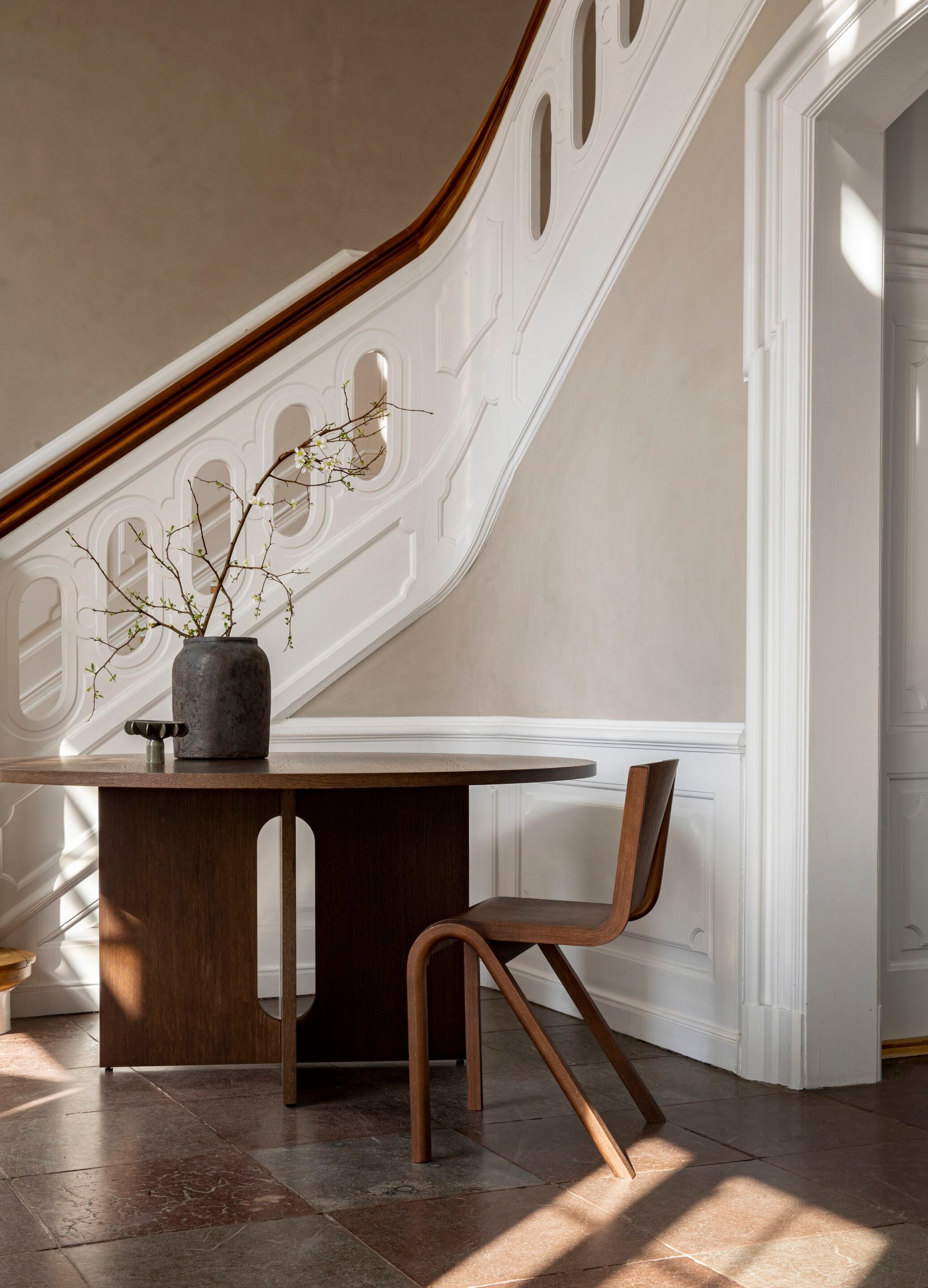 Круглый дубовый стол Audo Copenhagen Androgyne ARCH-00147411 - Вид №16