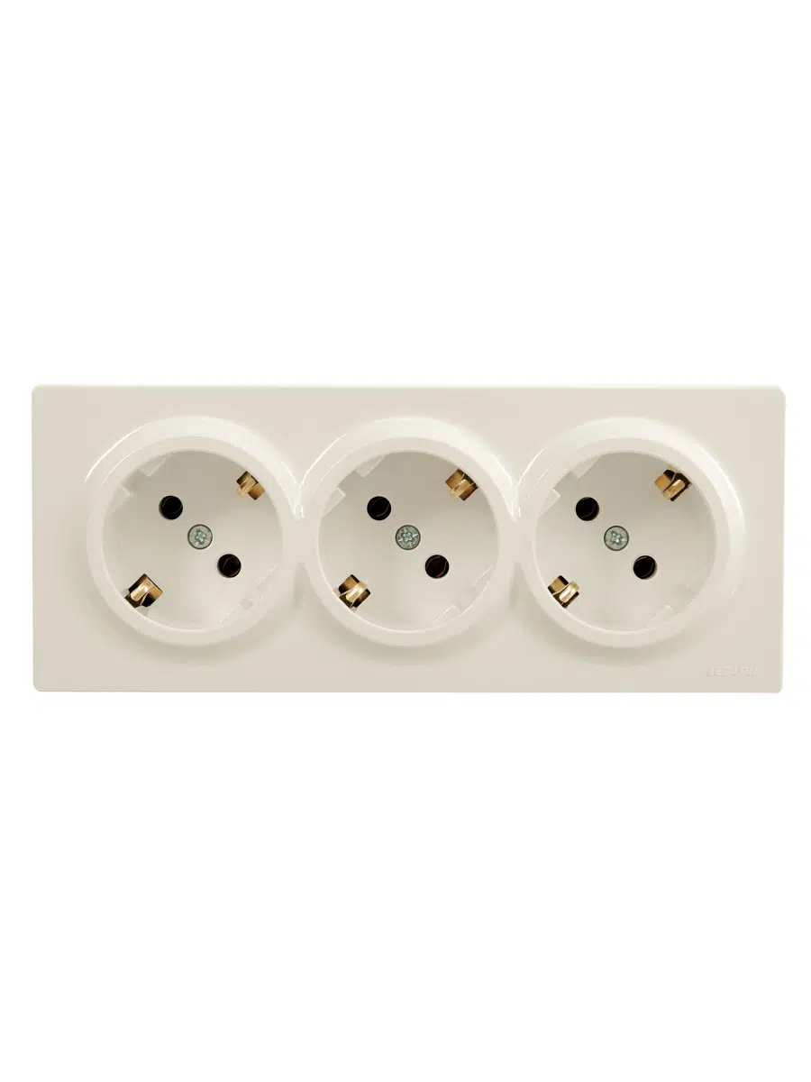 LETO Розетка тройная с/з закрытый корпус ПБТ крем LEZARD 752-0300-127BUP