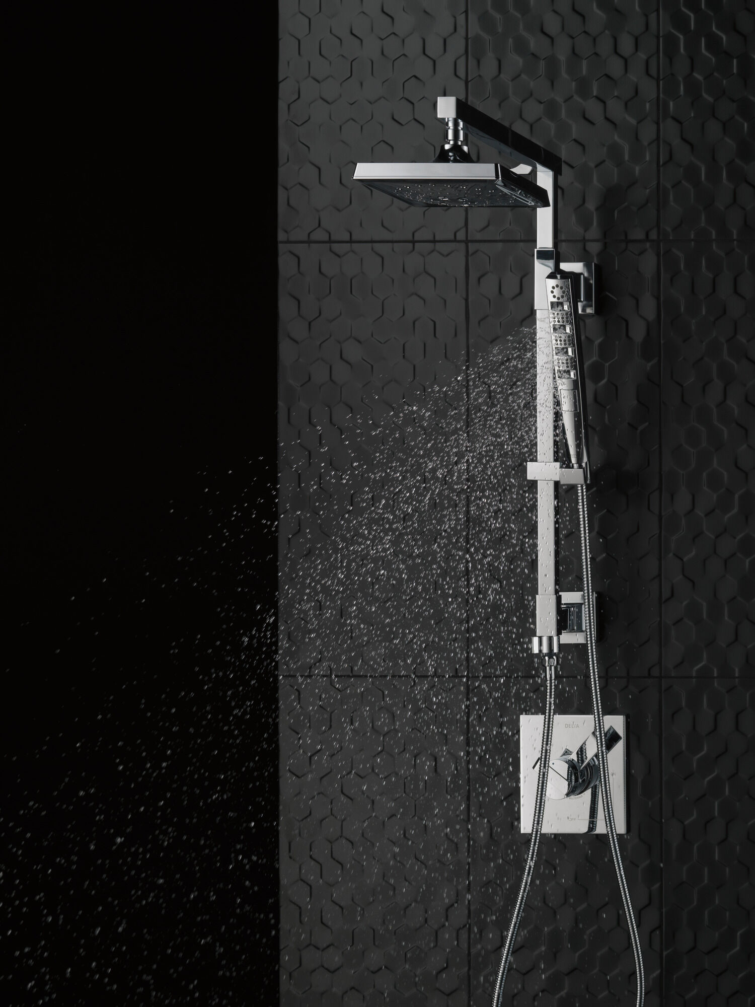 U495D-PB60-PK Шланг для ручного душа 60–80 дюймов Delta Faucet Universal Showering Полированная латунь  - Вид №5