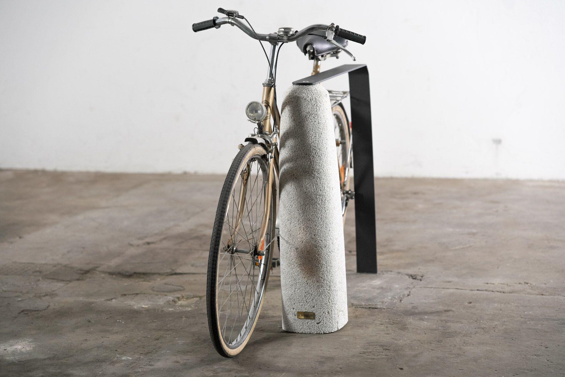 Бетонные и стальные велосипедные стойки Kremen ARCH-00036601 - Вид №1