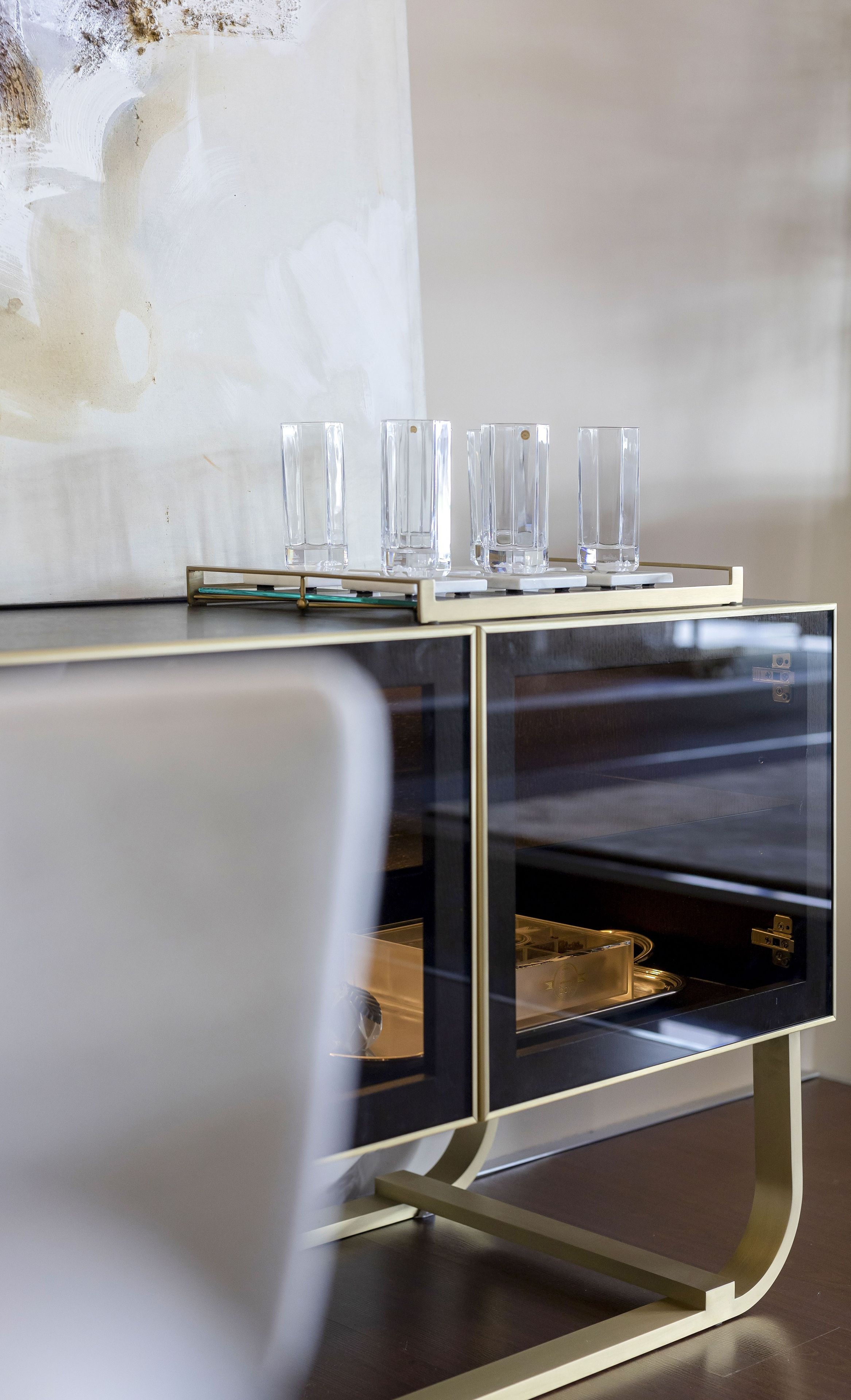 Латунный и деревянный шкаф с распашными дверями Stylish Club His &amp ARCH-00137659 - Вид №10