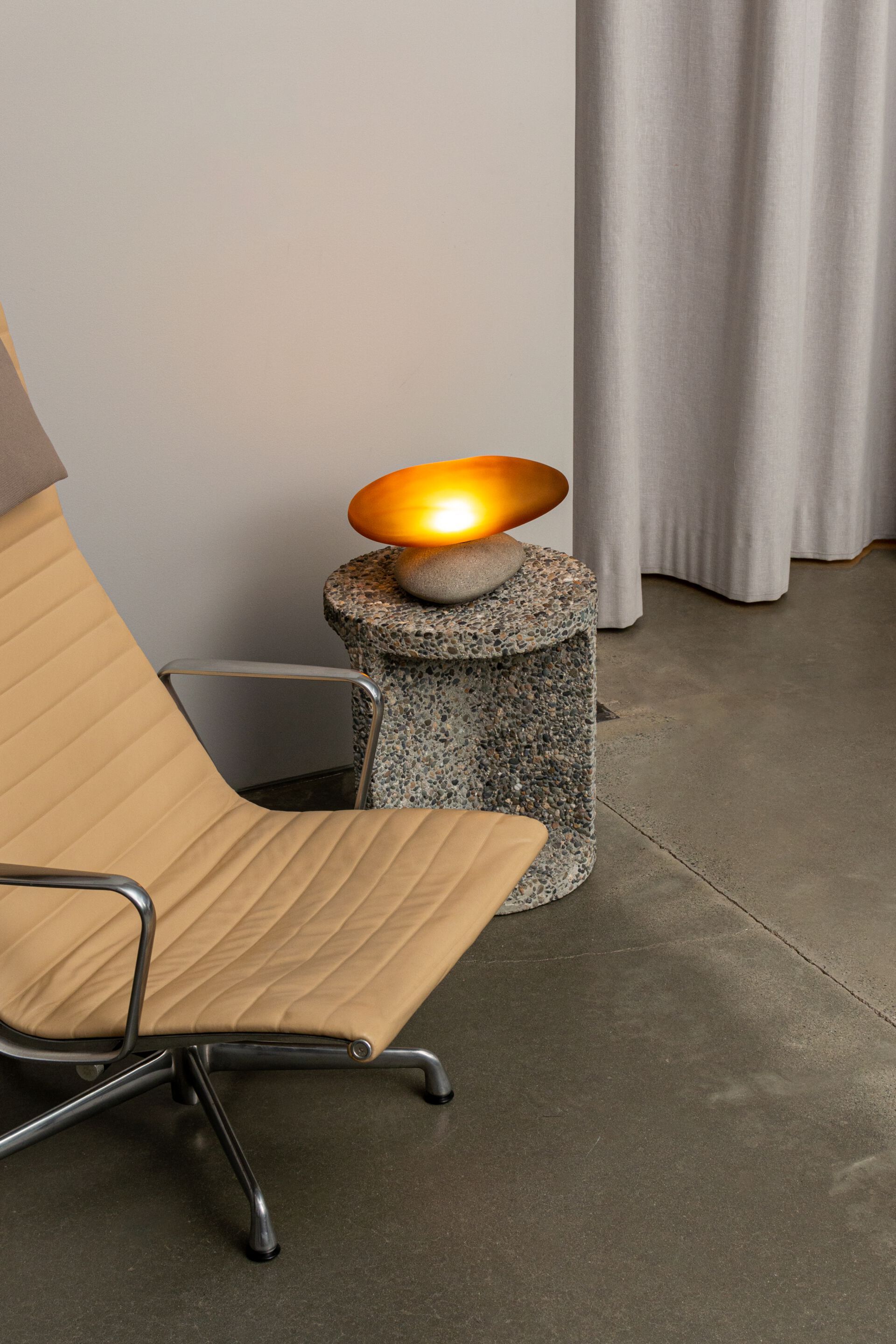 Стеклянная светодиодная настольная лампа A-N-D Pebble ARCH-00055798 - Вид №7