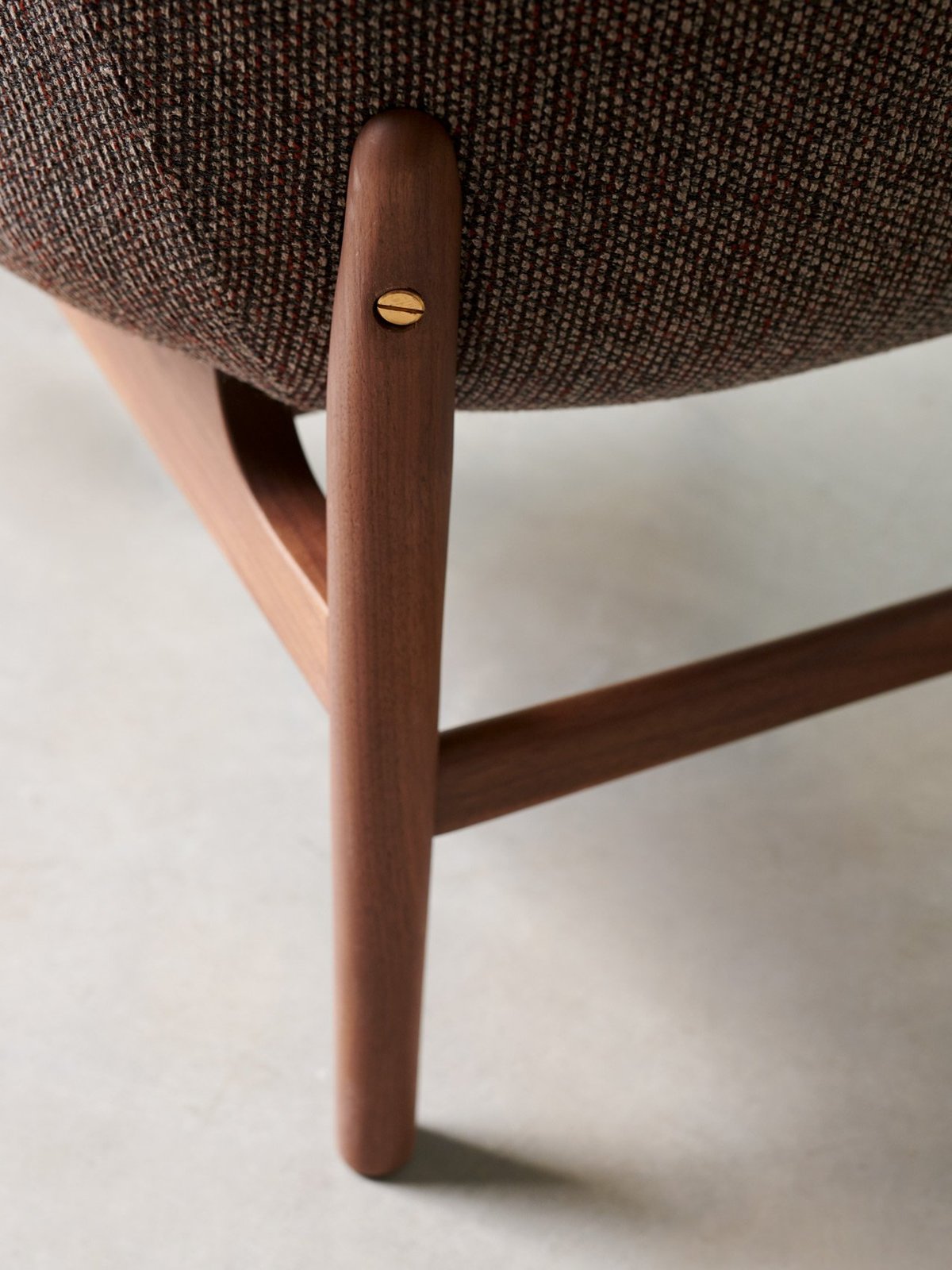 9255102-001108ZZ MENU Кресло для отдыха Harbour Черный дуб | Саванна - 152 / Тень - 20296  - Вид №6