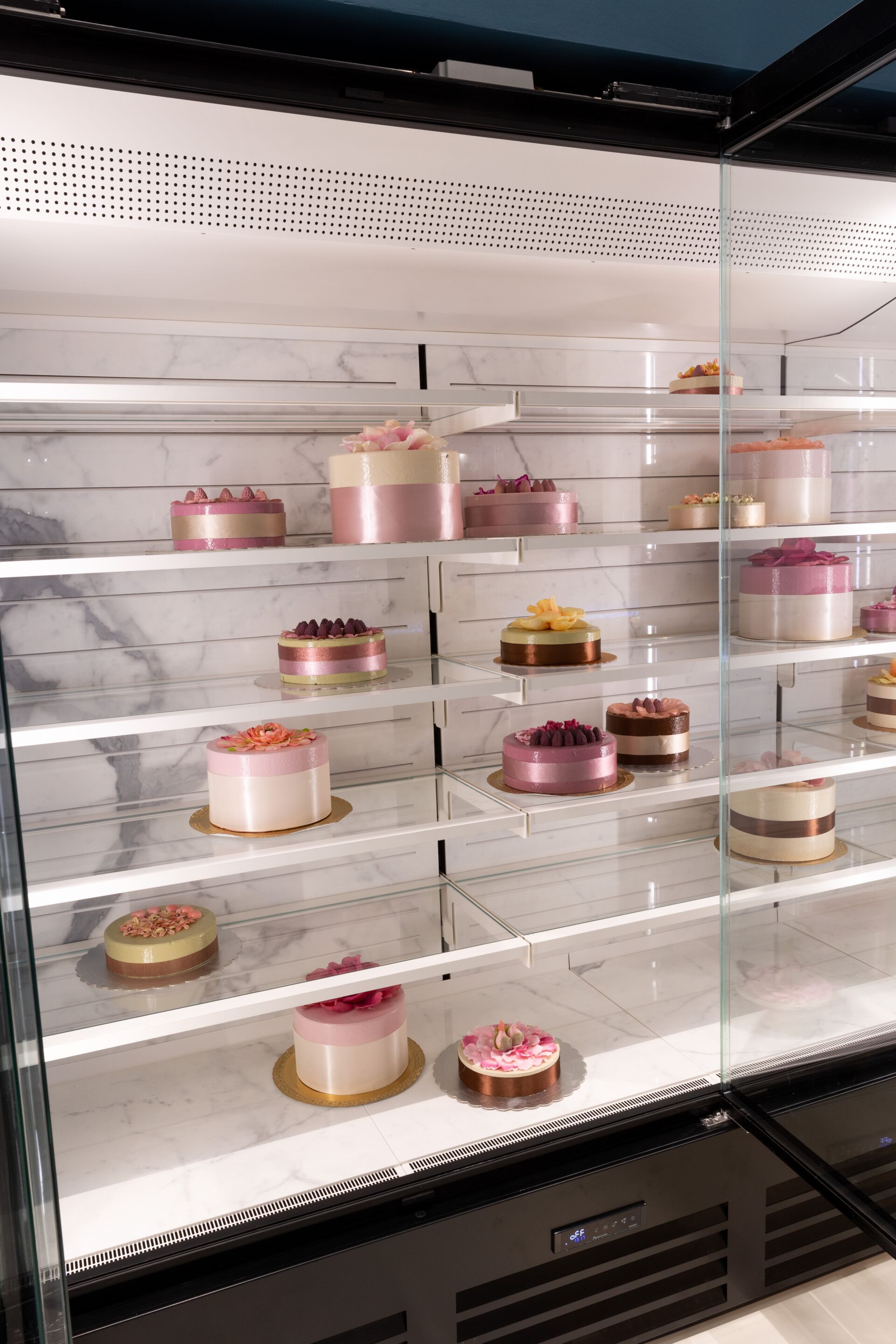 Настенная вертикальная холодильная витрина Frigomeccanica Тотем ARCH-00140480 - Вид №7