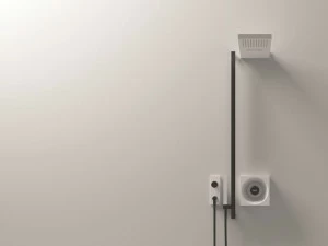Jacuzzi® Настенная душевая стойка с переключателем и ручным душем Xyz+™