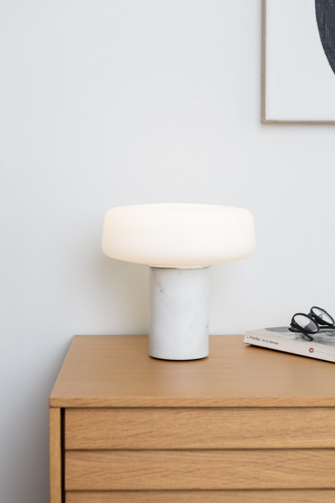 Светодиодная настольная лампа из каррарского мрамора Case SOLID ARCH-00053783 - Вид №1