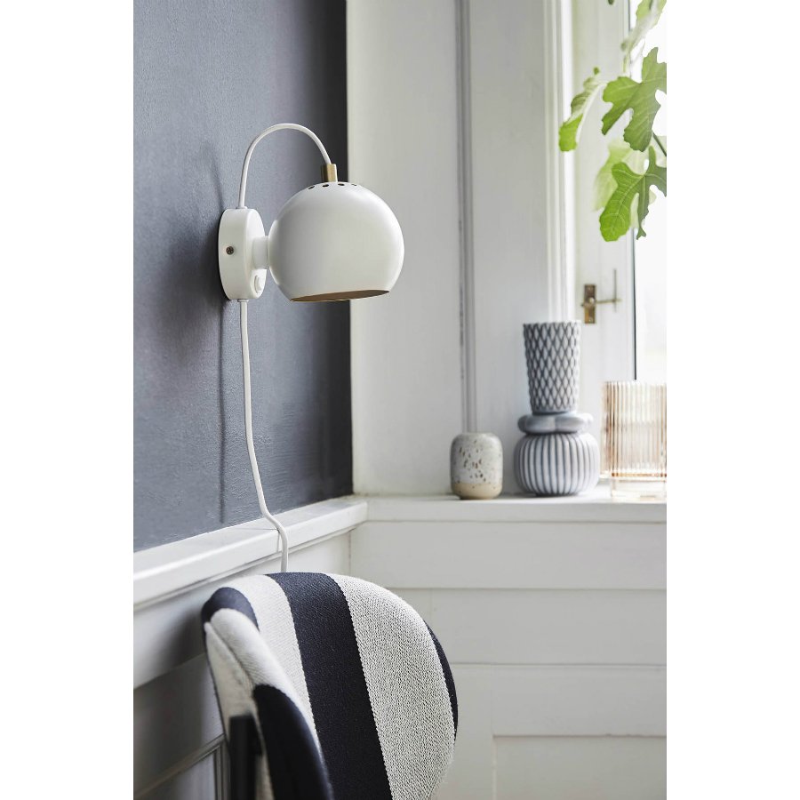 Лампа настенная белая Ball Anniversary 435566011 FRANDSEN ОРИГИНАЛЬНЫЕ 00-3948159 Белый  - Вид №2