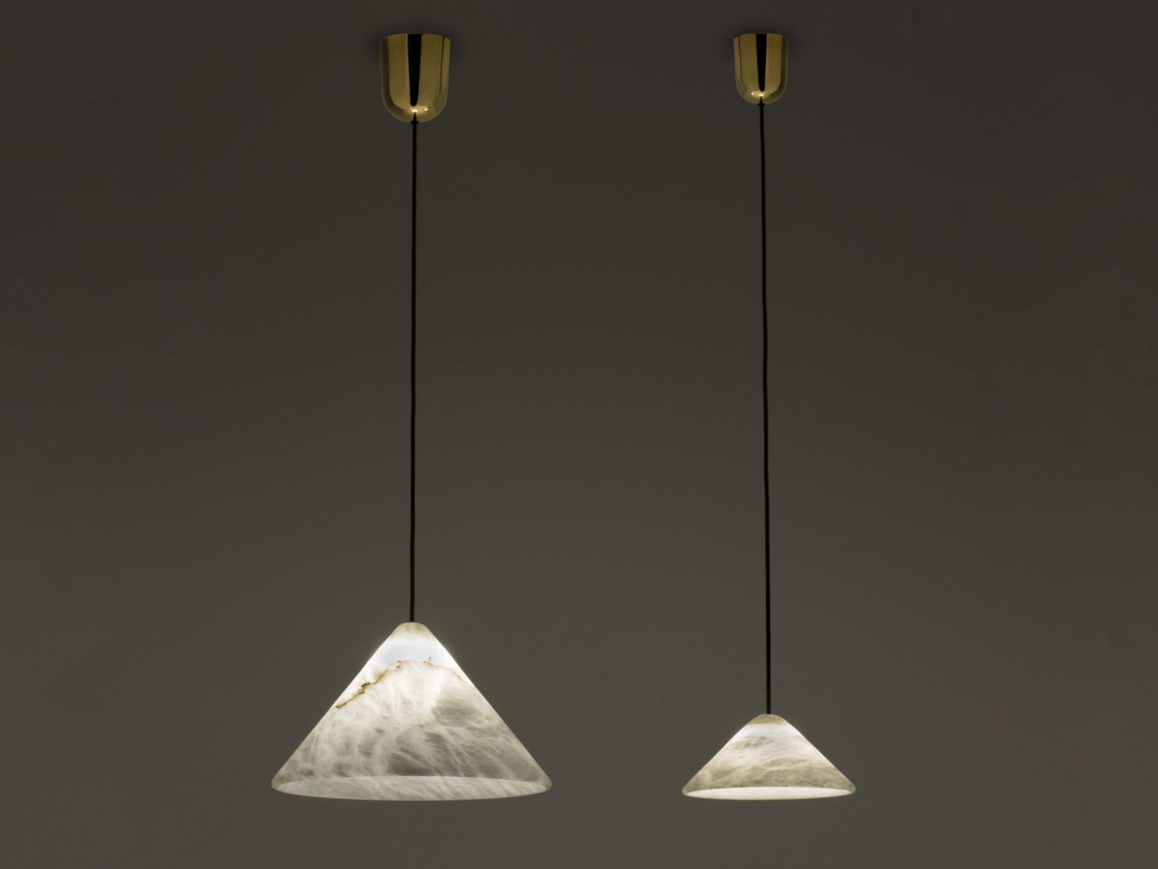 Железный подвесной светильник и алебастровый абажур Alma light ARCH-00103648 - Вид №1