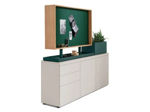 Деревянная доска объявлений