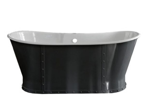 Чугунная ванна в центре комнаты