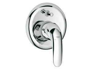 Однорычажный смеситель для ванны/душа с переключателем