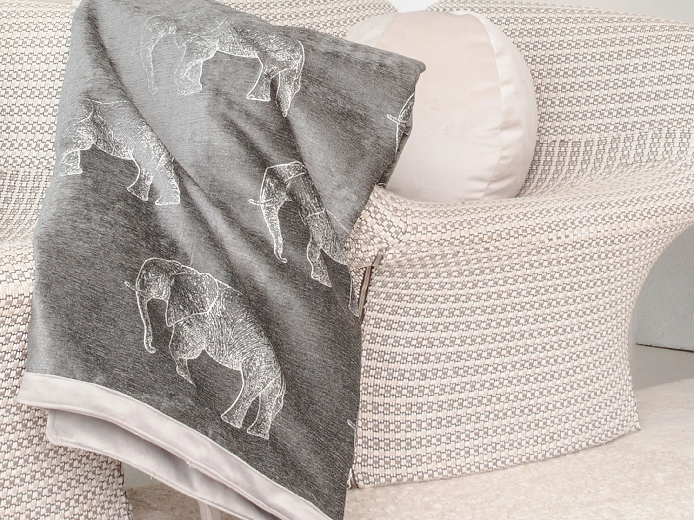 Бархатная вышитая вручную плед MX HOME Саванны ARCH-00100436 - Вид №6