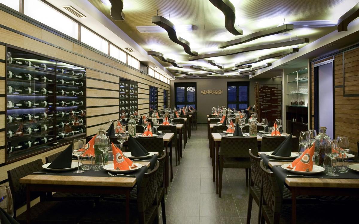 037315 Стул Andreu World Valeria - Вид №1