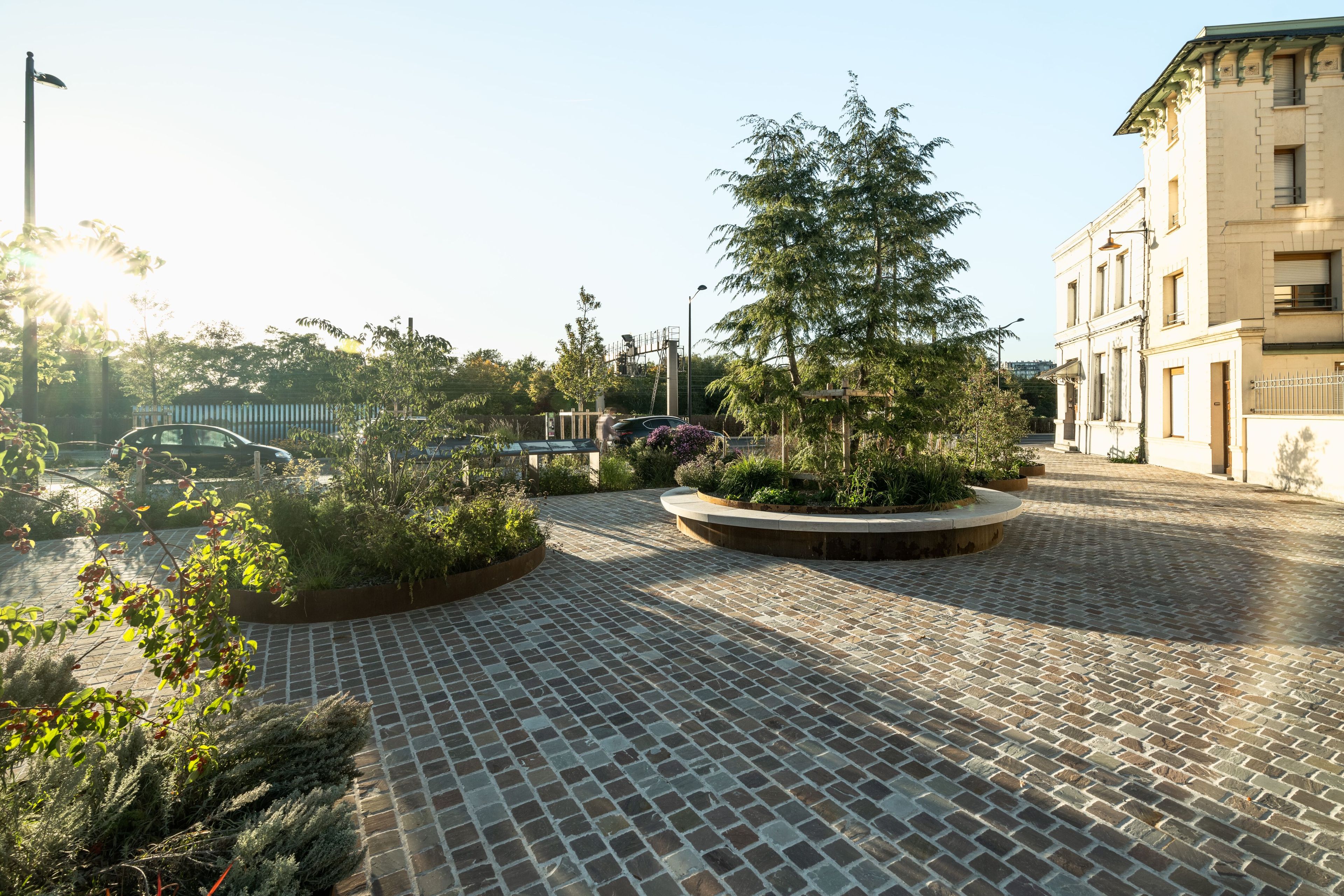 Стальная и бетонная скамейка со встроенной плантатором Urbencéa ILLA ARCH-00077835 - Вид №3