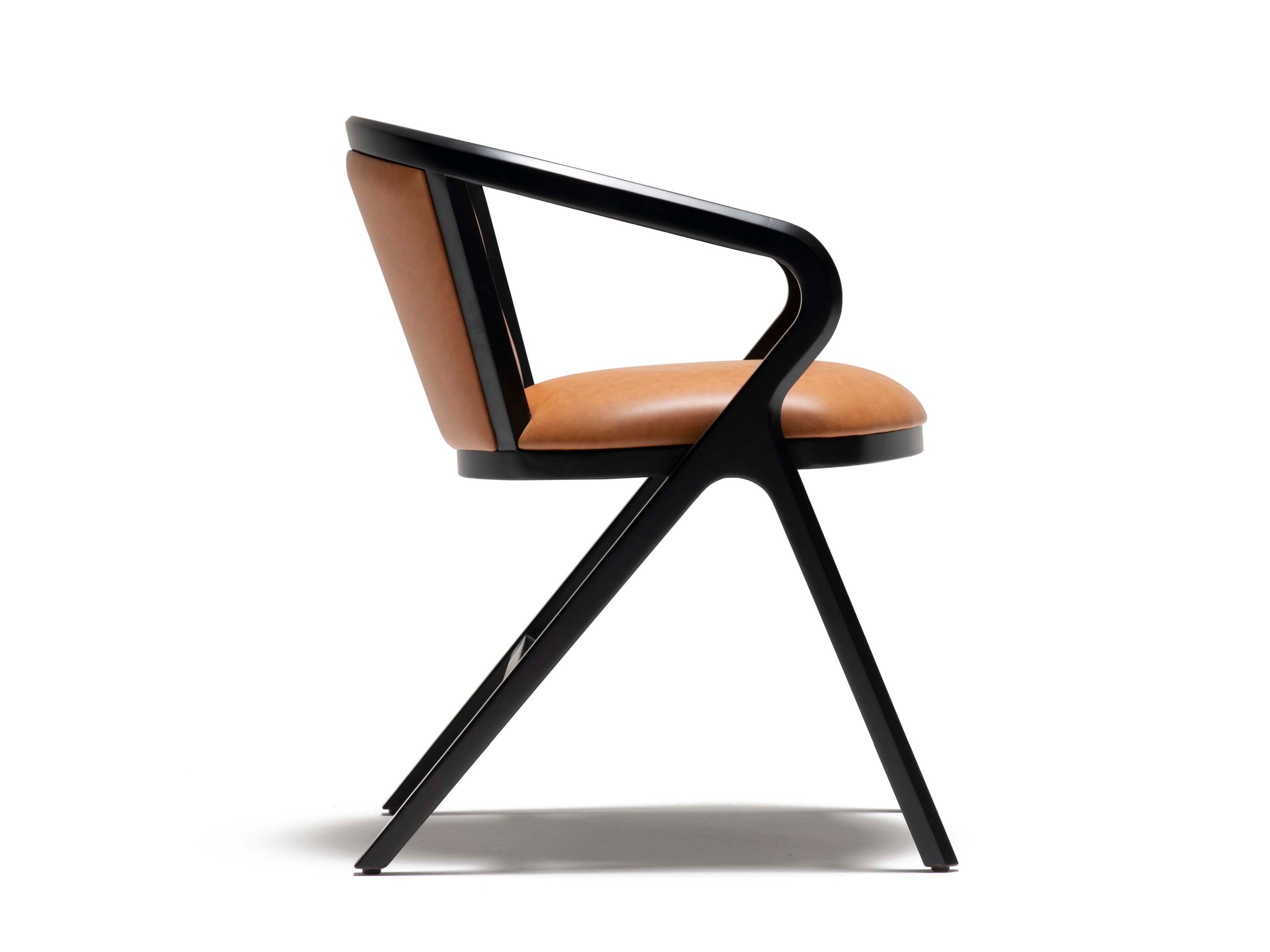 Стул из кожи и ясеня с подлокотниками Papell Design гостиница ARCH-00001288 - Вид №1