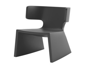 Кресло из полиэтилена с подлокотниками