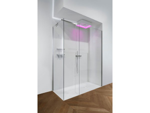 Угловая душевая кабина из закаленного стекла