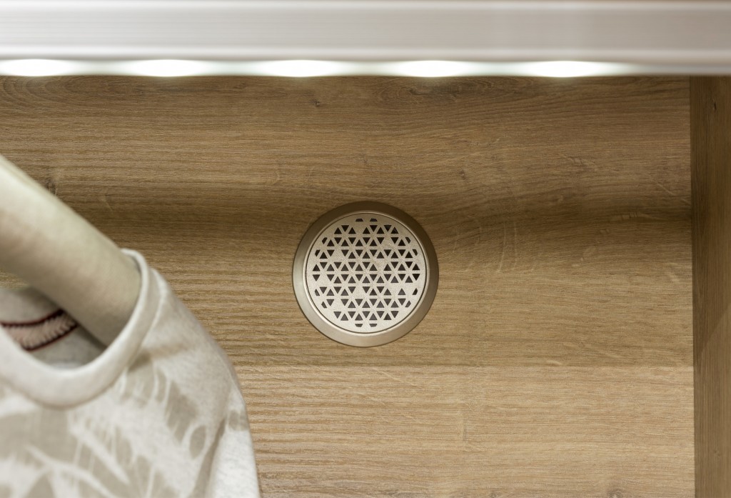 Шкаф трехстворчатый расппашной орех Mocha CILEK MOCHA 00-3832567 Бежевый Santreyd  - Вид №4