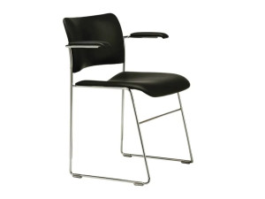 Штабелируемый стул с подлокотниками