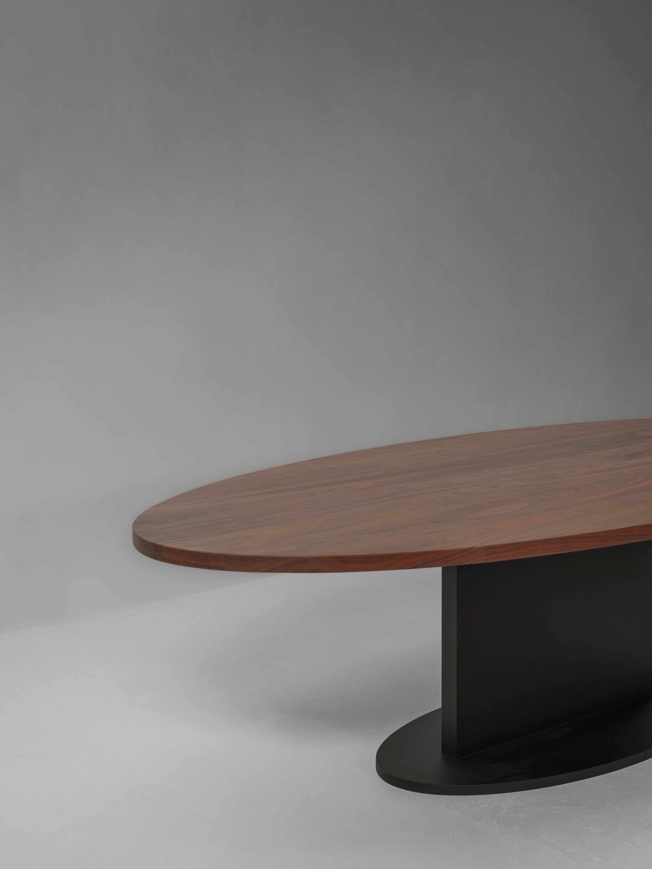Овальный обеденный стол из стали и дерева Van Rossum OPIUM ARCH-00007427 - Вид №1