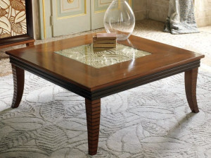 Деревянный квадратный журнальный столик