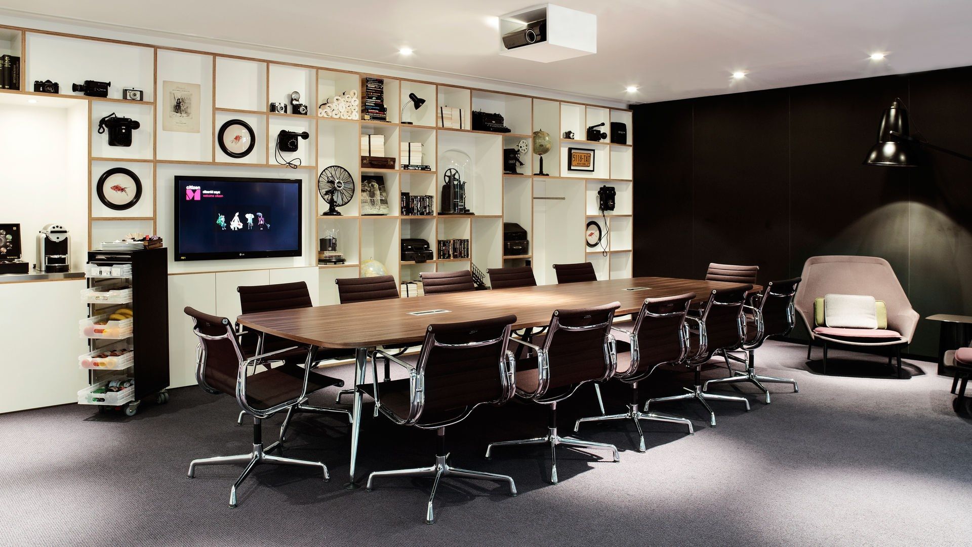 Ткань спиц поворотный стул с подлокотниками VITRA Eames Aluminium Group ARCH-00087363 - Вид №14