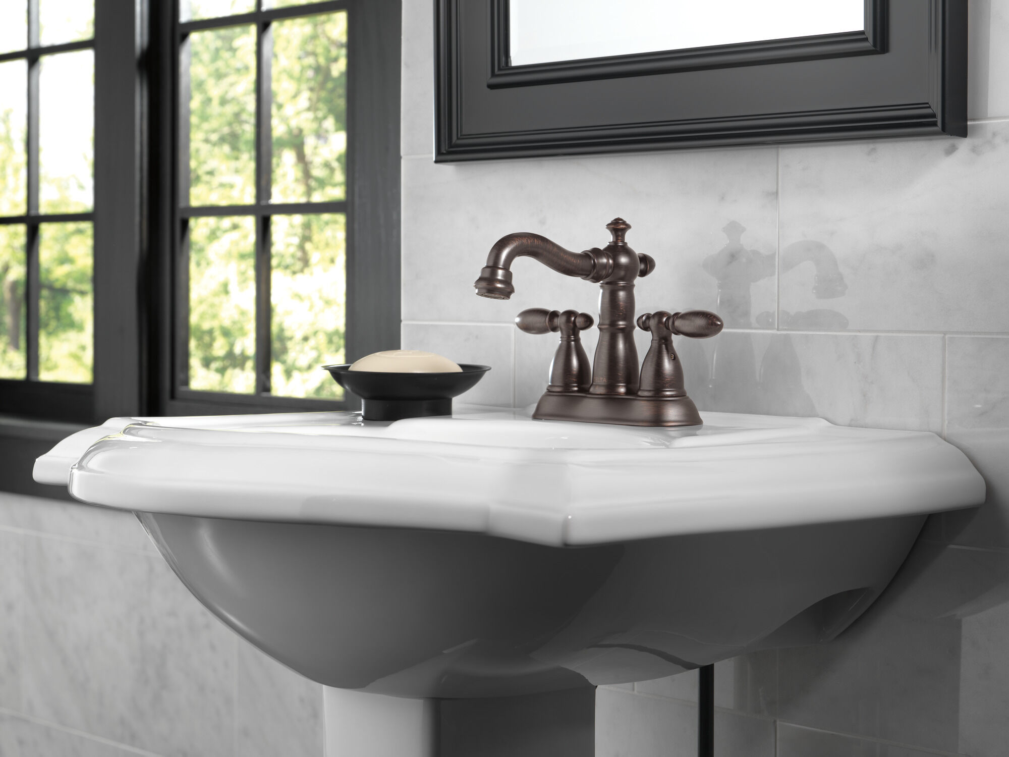 2555-RBMPU-DST Смеситель для ванной комнаты с двумя ручками Delta Faucet Victorian Венецианская бронза - Вид №1