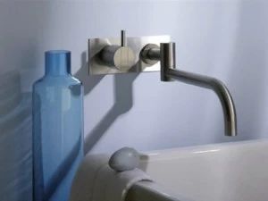 VOLA Смеситель для умывальника настенный с тарелкой