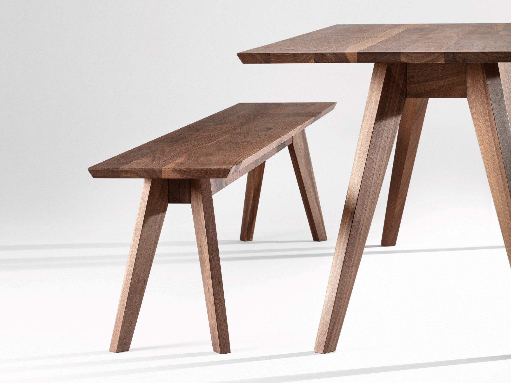 Прямоугольный обеденный стол из массива дерева ZEITRAUM ужин ARCH-00148398 - Вид №1