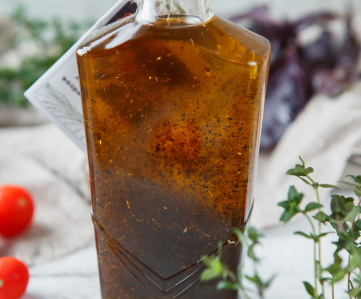 2250 Масло с томатами и базиликом Вкусляндия  - Вид №1