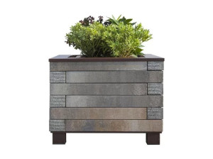 Квадратный каменный плантатор