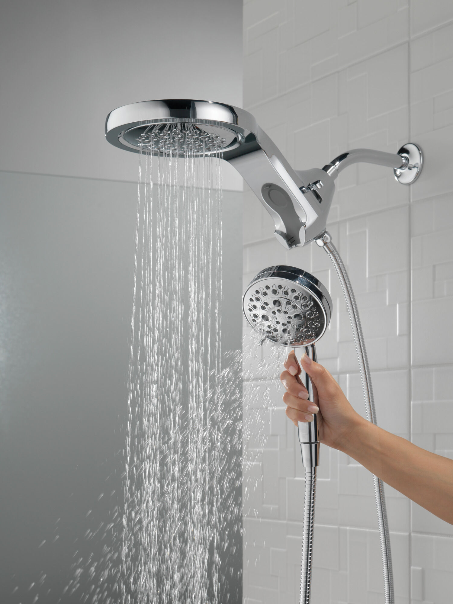58680-CZ25 HydroRain® H2Okinetic® 5-регулировочная душевая лейка два в одном Delta Faucet Universal Showering Шампанское бронза  - Вид №7