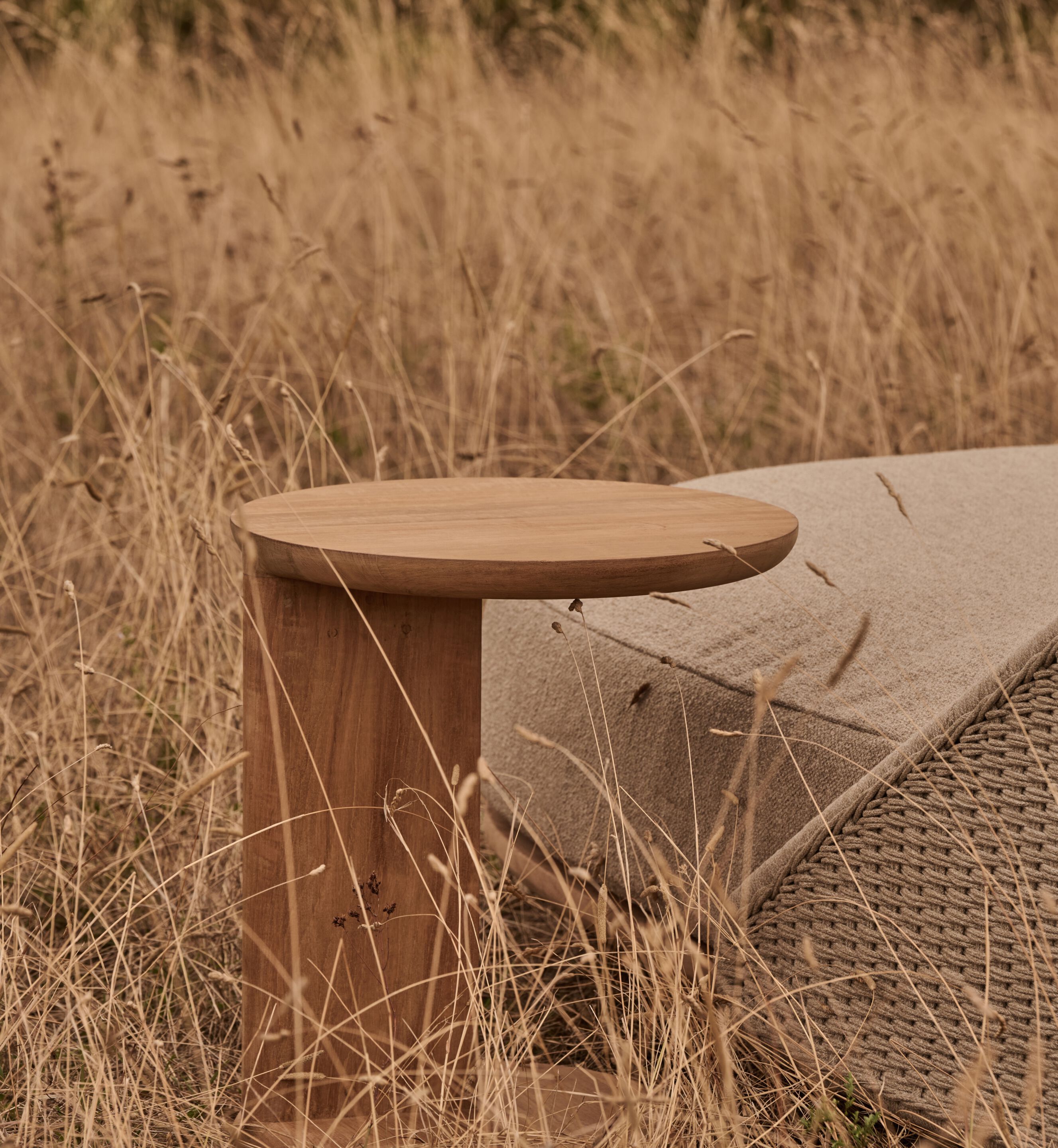 Низкий круглый стол из тикового дерева TRIBÙ Amanu ARCH-00079914 - Вид №2