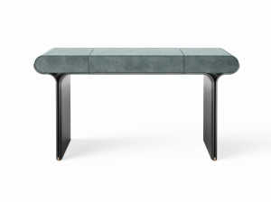 Туалетный столик с кожаной обивкой и пепельной основой