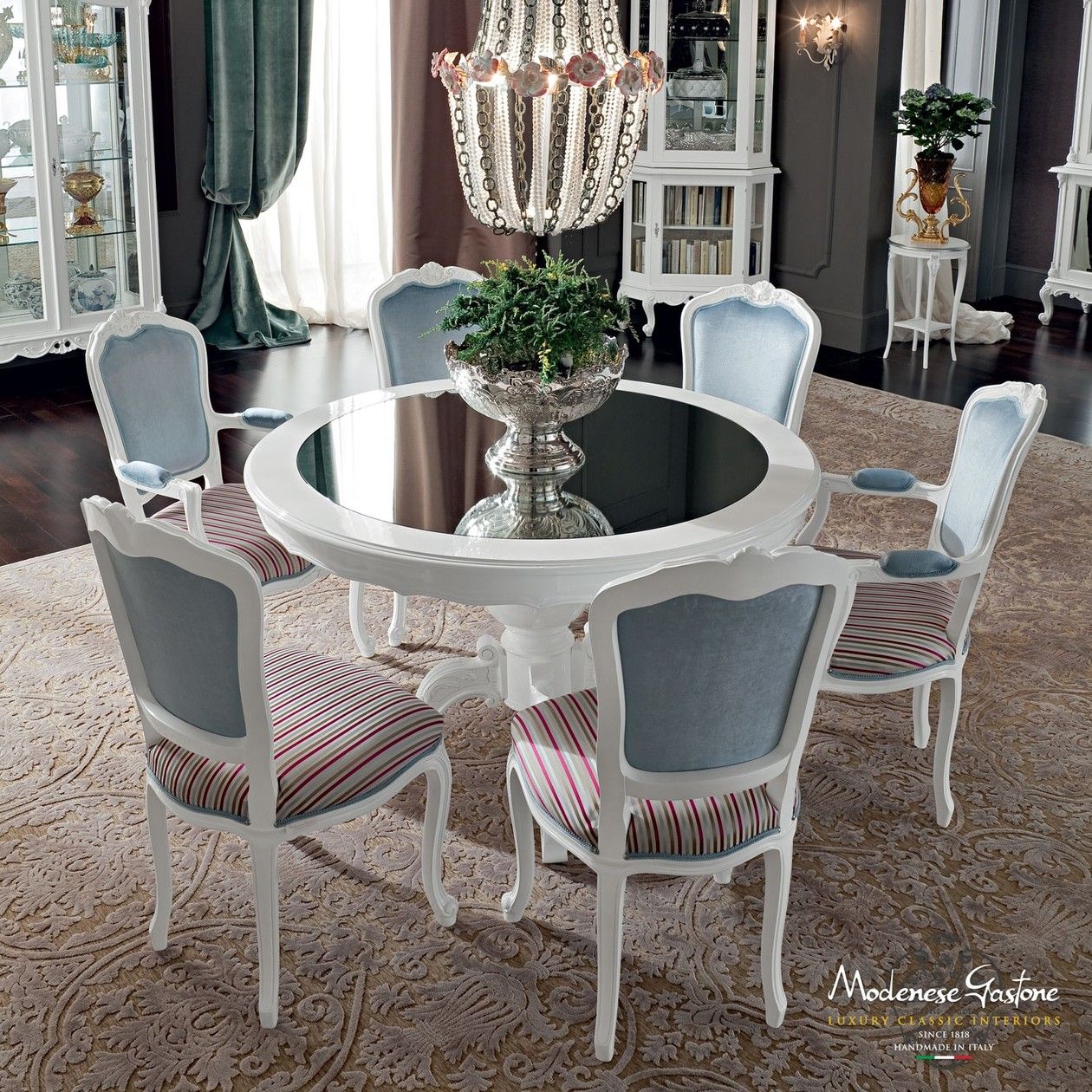 Круглый стол для гостиной из массива дерева Modenese Luxury Interiors Casanova ARCH-00005218