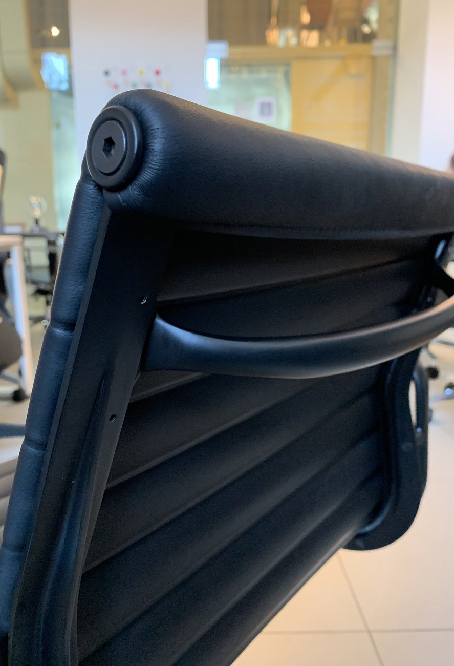 Кресло офисное кожаное черное 104х58 см Eames Style Ribbed Office Chair EA 119 SOHO DESIGN ДИЗАЙНЕРСКИЕ 00-3886257 Черный  - Вид №2