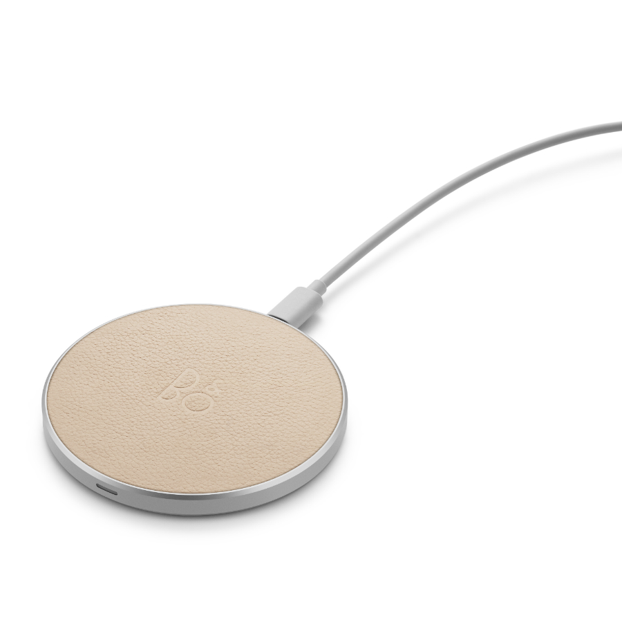 Устройство зарядное беспроводное BeoPlay Charging Pad, бежевое Bang & Olufsen 1646201 - Вид №3