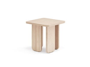 Высокий квадратный журнальный столик из ясеня