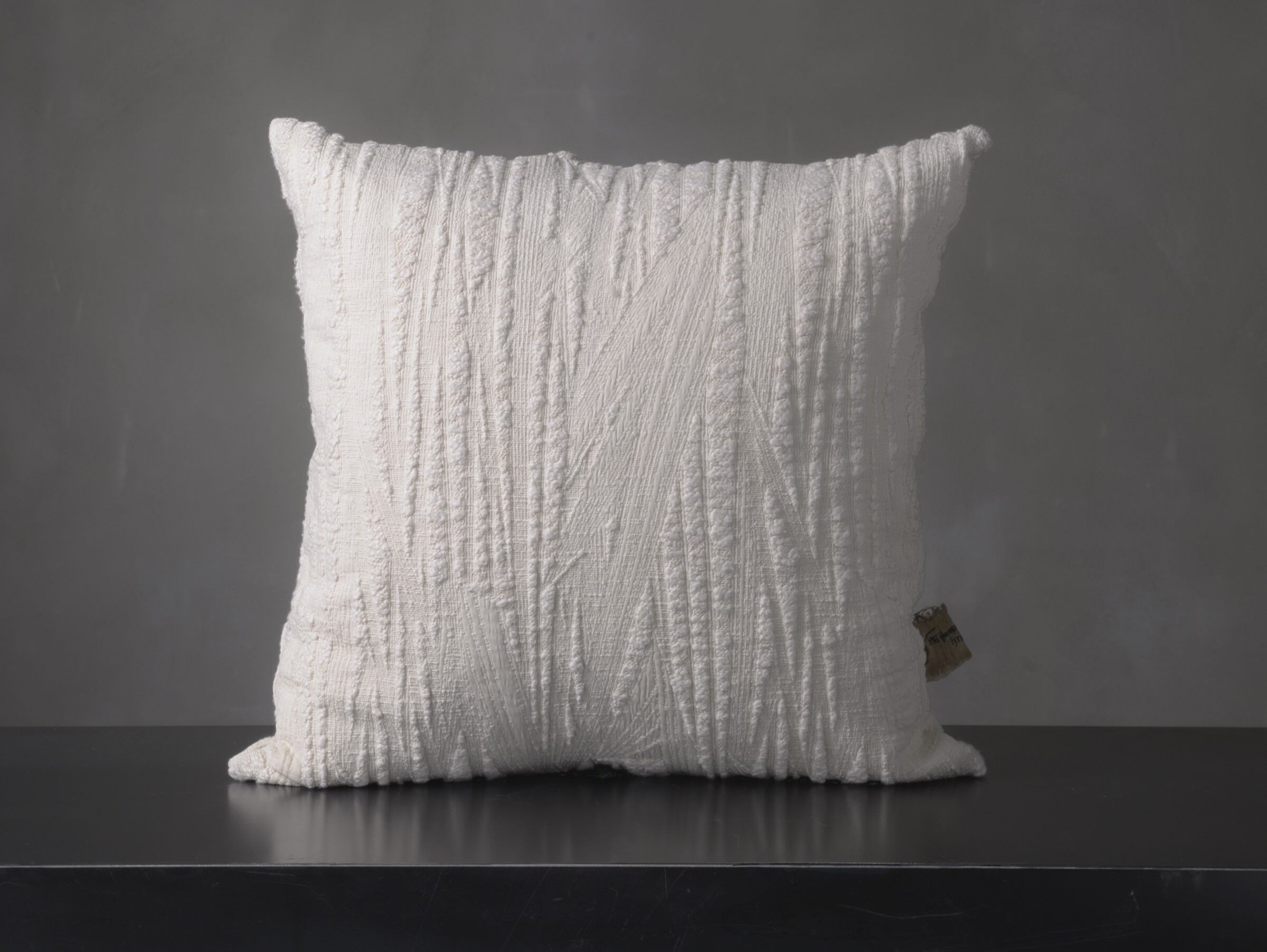 Квадратная подушка из хлопка The House of Lyria BRUNELLA ARCH-00097963