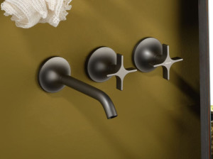 Настенный смеситель для раковины с 3 отверстиями