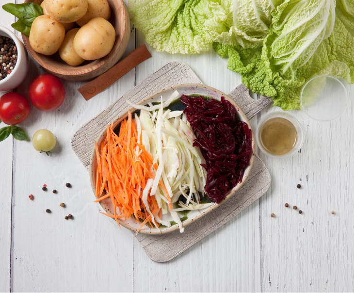 6898 Салат из свеклы, моркови и капусты Вкусляндия 