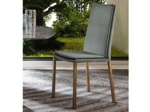 Стул со встроенной подушкой и гибкой спинкой