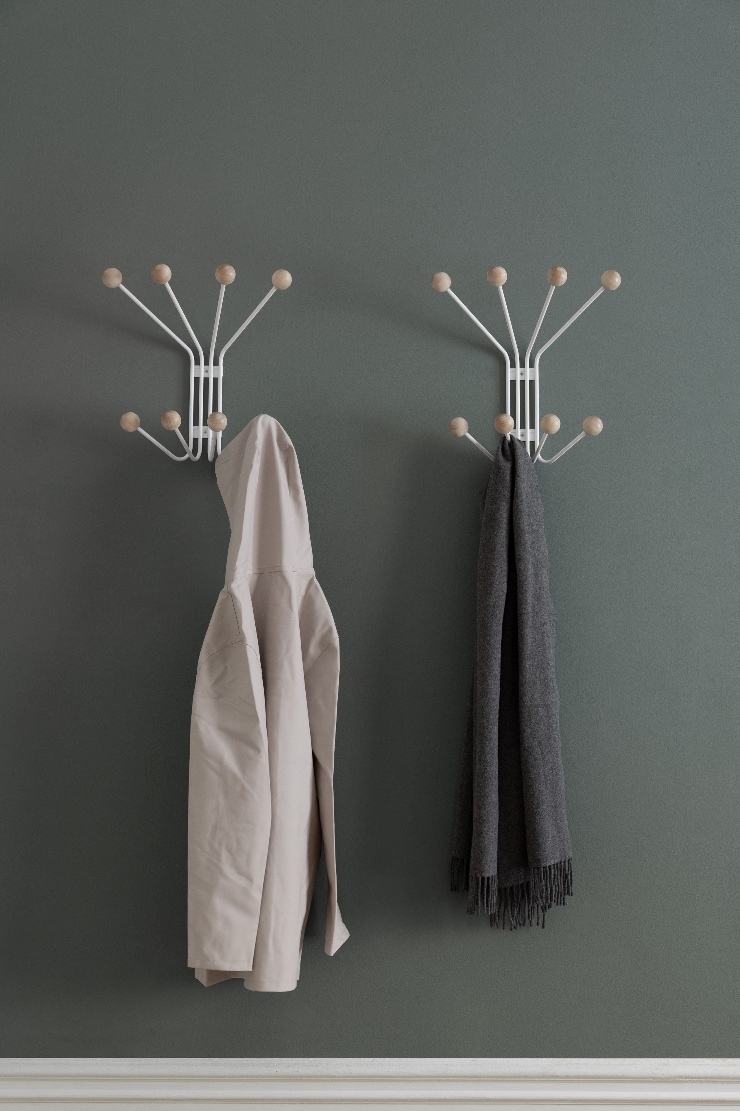 Окрашенная металлическая вешалка для одежды Maze ARCH-00095779 - Вид №3