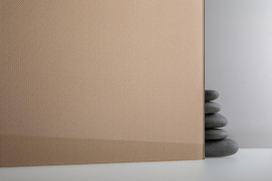 FSRT442 Сетчатое стекло Vivitela в конфигурации отражения с прослойкой из твила в бронзе и стандартной отделкой. Forms-surfaces